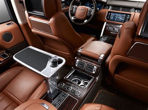 Experience Luxury with the New Range Rover Autobiography