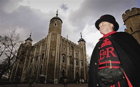 Tower of London ravens flee to find food as visitor numbers fall - CityAM