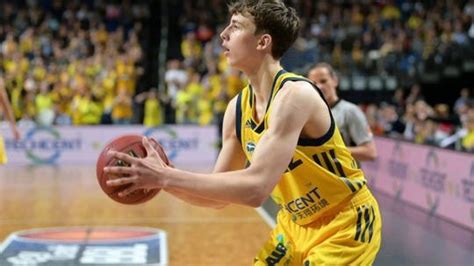 Michigan basketball lands German guard Franz Wagner, brother of Moritz ...