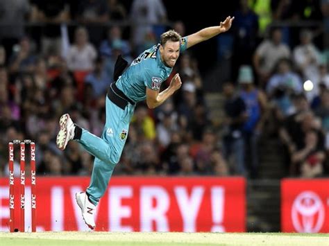 Ben Laughlin becomes first bowler to scalp 100 wickets in BBL