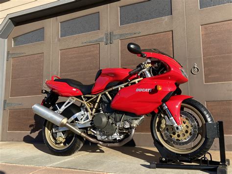 This Stunning 1999 Ducati 900SS Shows Less Than 700 Miles on the Odometer - autoevolution