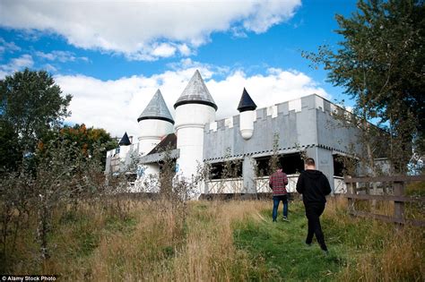 Camelot theme park now lies abandoned and looks like a horror movie set | Daily Mail Online