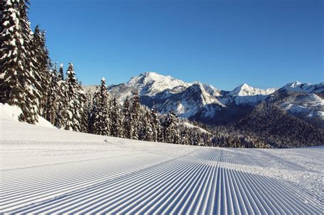 1-day Intro to backcountry skiing in Snoqualmie Pass, near Seattle. 1-day trip. Certified leader