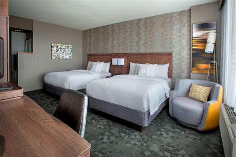 One-Bedroom Hotel Suites in Lansdale, PA | Courtyard Philadelphia Lansdale