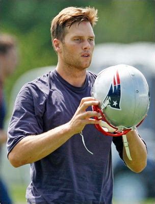 Tom Brady Long Hair / Tom Brady Seeing A Hair Transplant Guy ...