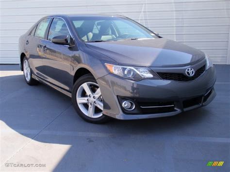 2014 Magnetic Gray Metallic Toyota Camry SE #90369671 | GTCarLot.com - Car Color Galleries