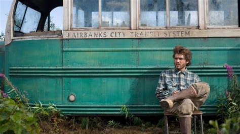 Into the Wild : le bus emblématique du film a quitté l'Alaska - Actus Ciné - AlloCiné