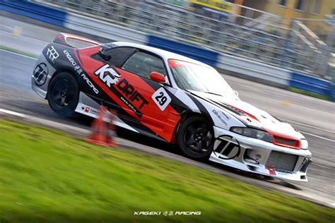 Drift Nissan Skyline R33 | Kageki Racing - Expensive toys for big boys