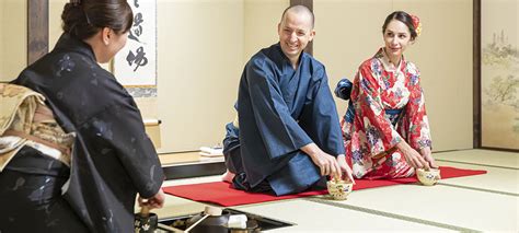 KIMONO TEA CEREMONY EXPERIENCES IN TOKYO