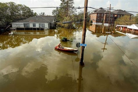 On This Day 29th August, 2005 Hurricane Katrina Hit U.S., Killed 2000 ...