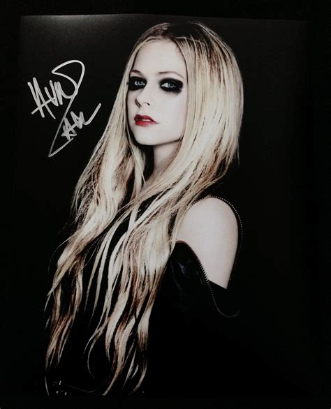 My Avril Lavigne's Collection: The Avril Lavigne Tour VIP Package