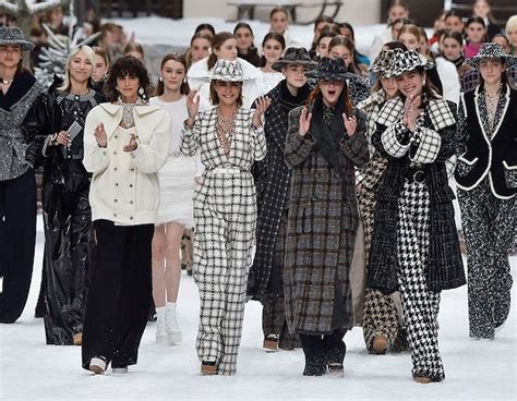 A Round of Applause from Chanel Fashion Show Fall 2019: Star Sightings | E! News