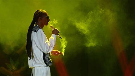 Snoop Dogg partners with smokeless fire pits brand – NBC Connecticut