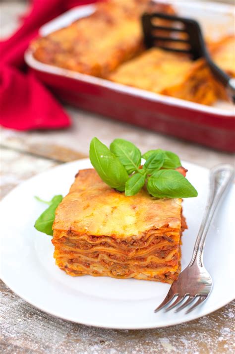 Lazania (Lasagne bolognese)