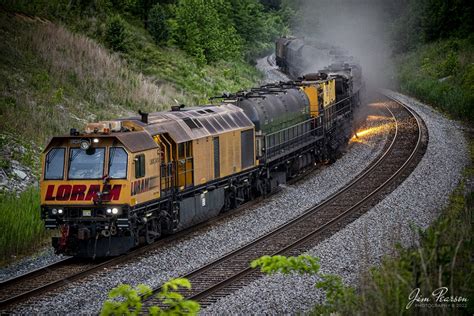 LORAM Railgrinder RG414 grinds through the S curve at Nortonville ...