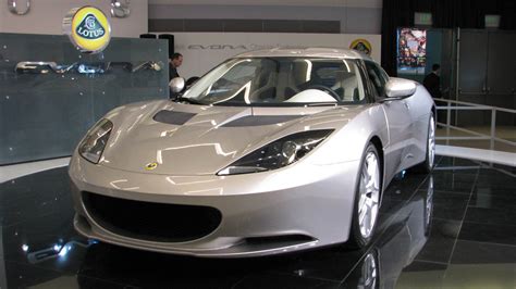 Lotus planning supercharged, convertible Evora variants for 2011