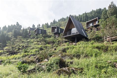 woodhouse-hotel-charred-timber-cabins-by-zjjz-01 | Wowow Home Magazine