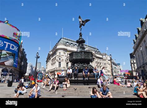 England, London, Piccadilly, Piccadilly Circus, Eros Statue Stock Photo - Alamy