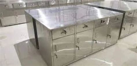 Stainless Steel Lab Work Table 304 grade at Rs 38500 in New Delhi | ID: 2850294632288