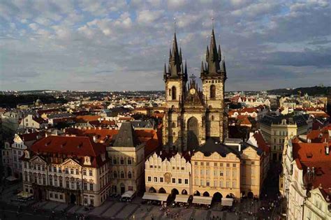 Los barrios del centro histórico de Praga capital de la República Checa