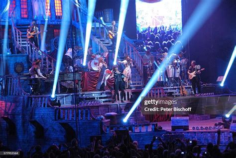 Andrea Berg , Konzert während Tournee "Abenteuer" , "; VB-Arena",... News Photo - Getty Images