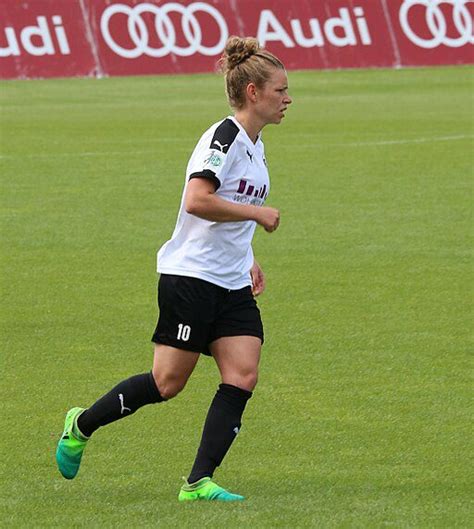 15 Best German Women Football Players of All Time - Discover Walks Blog