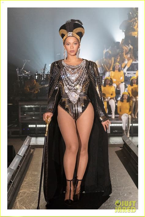 Beyonce's Coachella Performance Photos - See Her Fierce Looks!: Photo ...