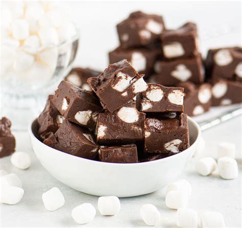 Chocolate Marshmallow Fudge - The Itsy-Bitsy Kitchen