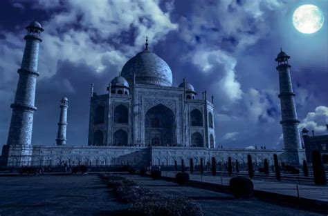 Why Visit Taj Mahal at Full Moon Night?