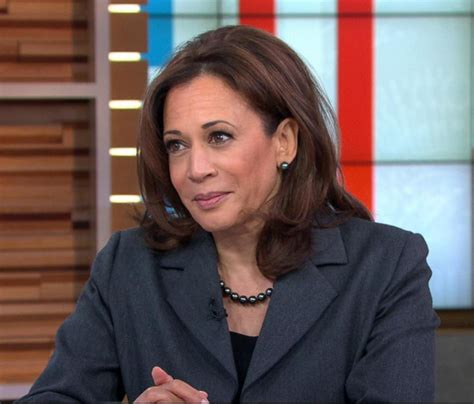 Kamala Harris Loves Pearls - Gem Obsessed