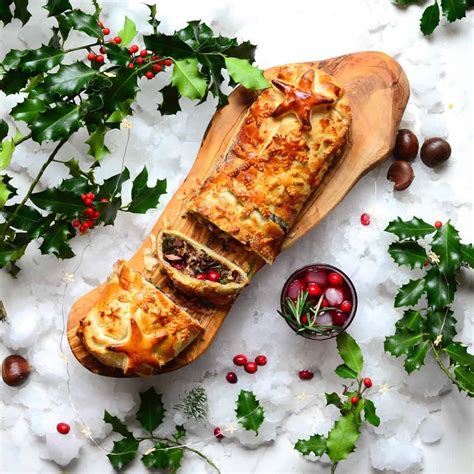 Christmas Vegetarian OR Vegan Mushroom Wellington - Alphafoodie