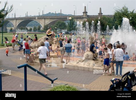 Water Fountain at Coolidge Park Chattanooga Tennessee USA Stock Photo - Alamy