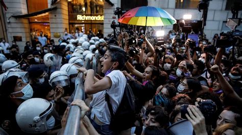 Women protest as Turkey withdraws from violence-on-women treaty