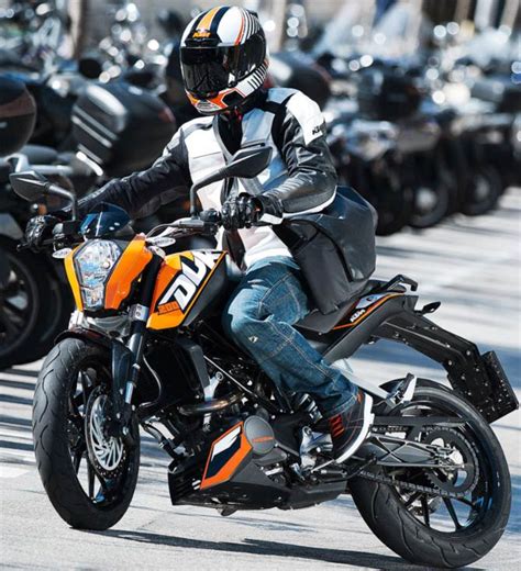 KTM RC 200 to be launched in India for Rs 1.16 lakh - Rediff Getahead