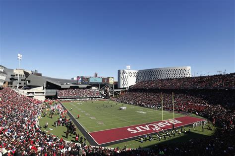 Why a Bowl Game at Nippert Stadium is a Great Idea - Down The Drive