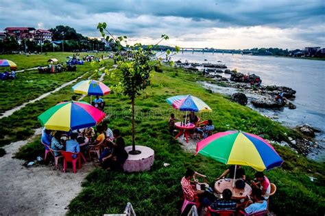 Narayani River Bank,Chitwan,Nepal Editorial Photography - Image of water, nepal: 68824867