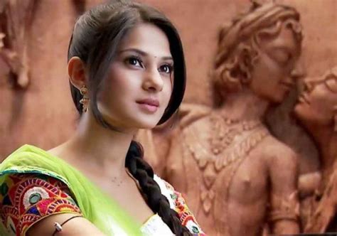 Jennifer Winget Biography – Age, Serials, DOB, Height, Weight, Awards List, Family Profile ...