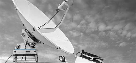 Rotational Movement | Applications | Safety Technology | Mobile Satellite Antenna - Franke GmbH