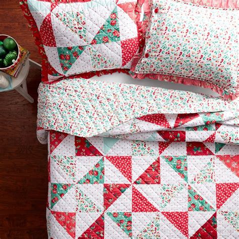 The Pioneer Woman Holiday Quilts at Walmart - Where to Buy Ree Drummond ...