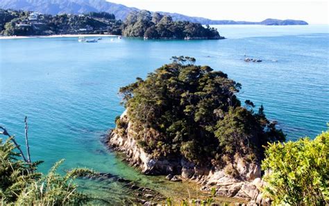 Kaiteriteri Beach / Abel Tasman / South Island // World Beach Guide