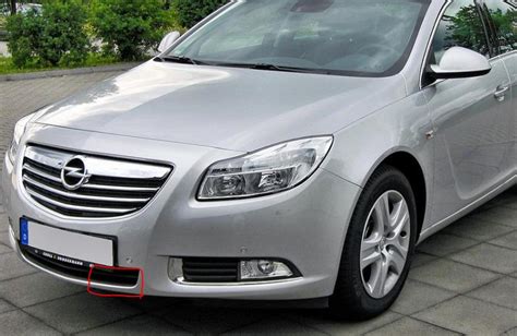 Where is the ambient temperature sensor located on an Opel / Vauxhall Insignia 2.0 CDTI 2010 ...