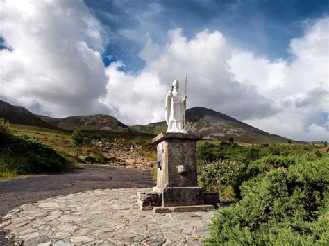 Guide to Hiking Croagh Patrick Pilgrimage in County Mayo, Ireland