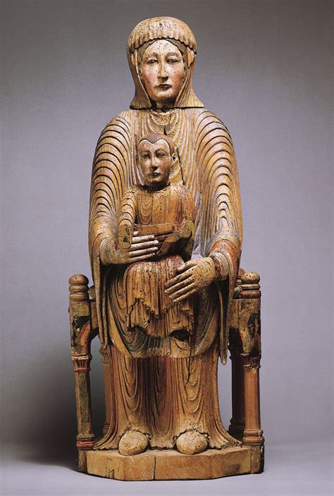 In the Metropolitan Museum, New York. | Statue vierge marie, Art ...