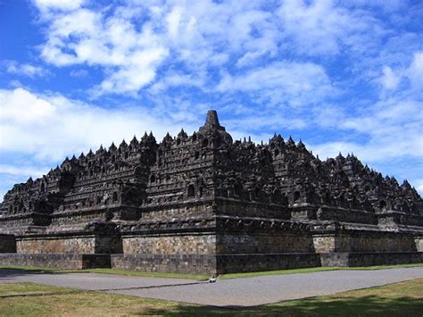 pyramids in indonesia | Borobudur Pyramid, Indonesia | Borobudur temple, Borobudur, Central java