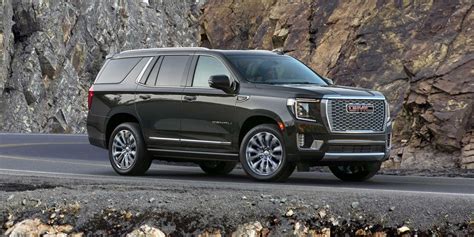 2021 GMC Yukon Review, Pricing, and Specs