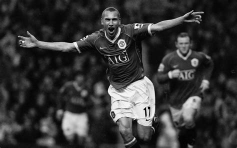 Short but sweet for Manchester United's Henrik Larsson - ZICOBALL