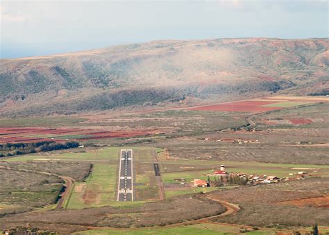 Molokai | Overflying the main Molokai airport in Kaunakakai.… | Flickr