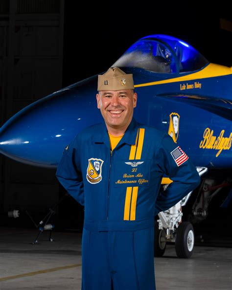 Get To Know the Blue Angels Pilots Flying Across Dallas-Fort Worth Wednesday – NBC 5 Dallas-Fort ...