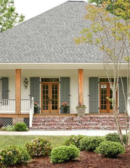 20+ White Farmhouse With Wood Shutters