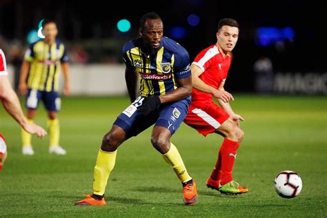 Usain Bolt makes soccer debut for Central Coast Mariners